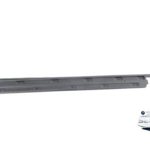 BMW BMW E39 Marşbi̇Yel Plasti̇Ği̇ Alt Sağ OEM 51718201496