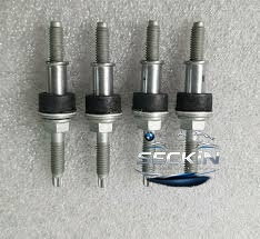 BMW BMW E39 E46 E60 2000D M47N2 Külbütör Kapak Vidası OEM 11120036236